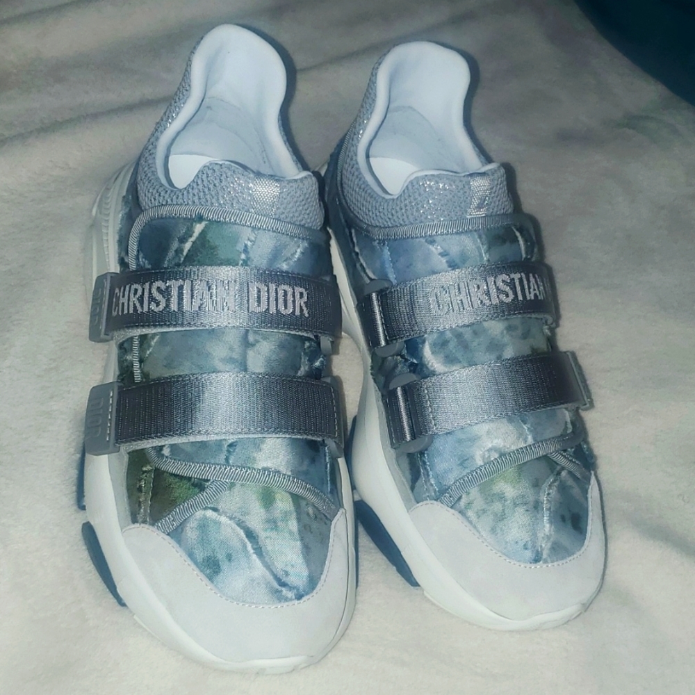 Dior women's sneaker size 10/40 D-Wander